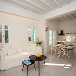 Nostos Mykonos - Klelia אורנוס